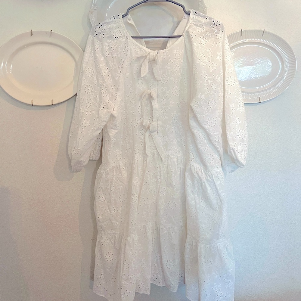Karlie eyelet dress size L NWT